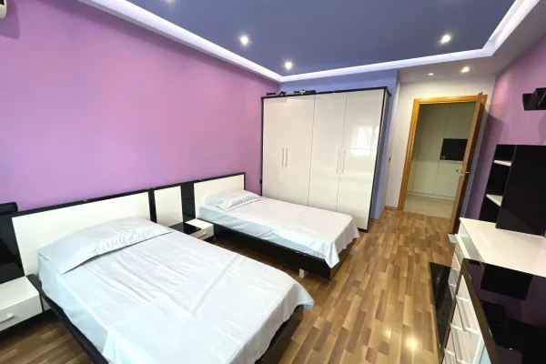 Appartamento in affitto a Tirana 2+1, Arredato