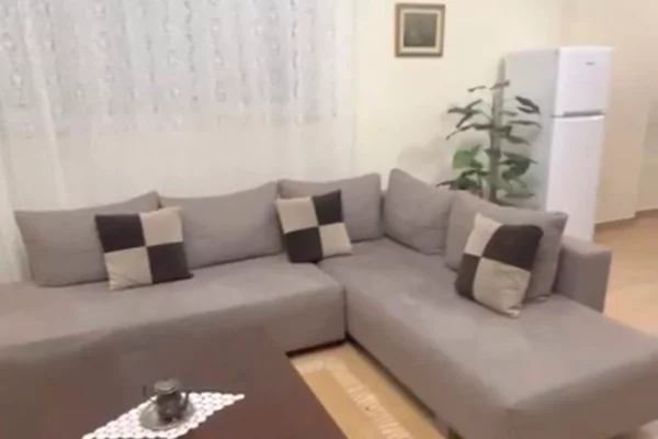 Appartamento in affitto a Tirana 2+1, Arredato