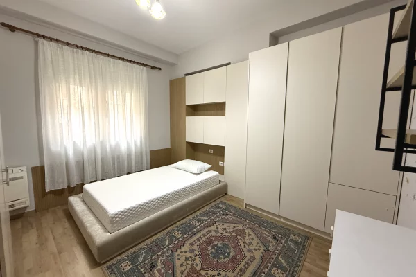 Appartamento in affitto a Tirana 2+1, Arredato