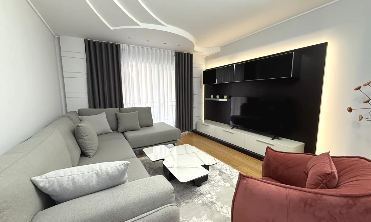 Appartamento in affitto a Tirana 2+1, Arredato