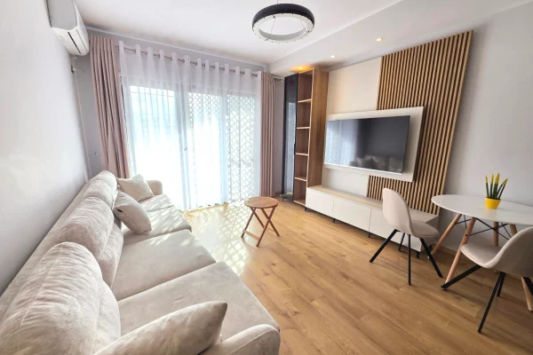 Appartamento in affitto a Tirana 1+1, Arredato