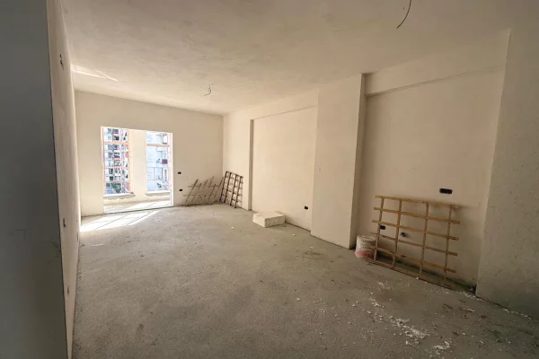 Shtepi ne shitje Apartament ne Tirane, 2+1, Mobilimi Bosh, pa mobiluar, Pagesa 120,000  Euro.