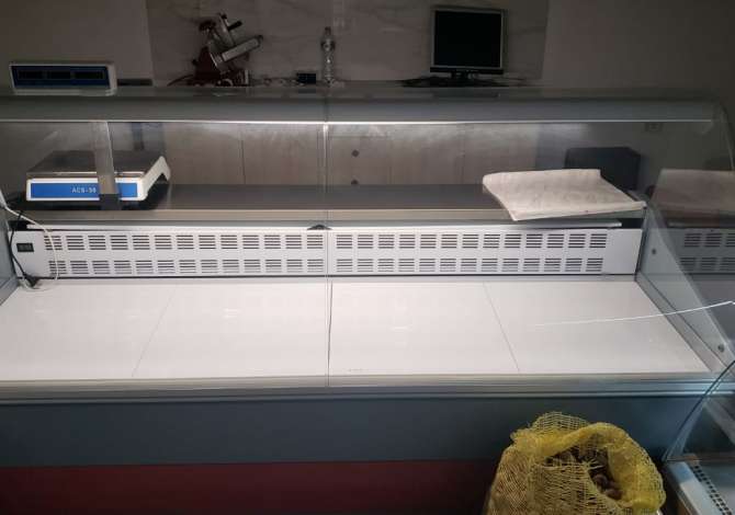 Shitet Frigorifer Banak dhe Mural Freskues