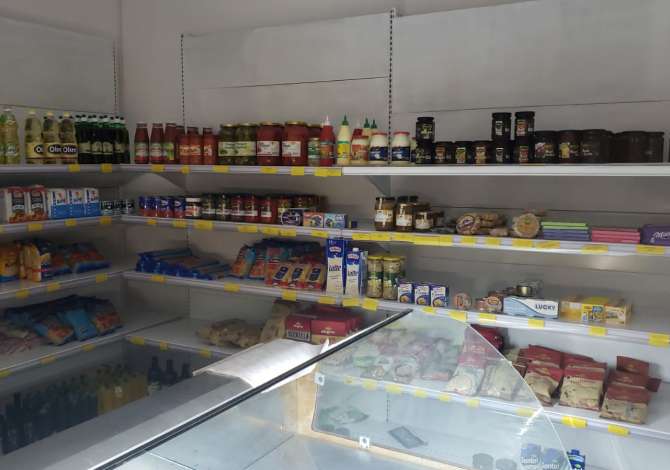 Shitet Frigorifer Banak dhe Mural Freskues