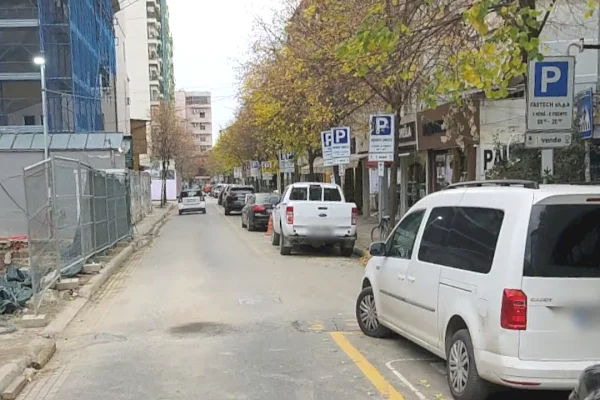 Business Property for Rent 3+1 in Tirana - 1,500 Euro