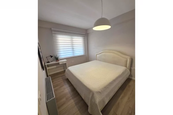 Shtepi me qera Apartament ne Tirane, 3+1, Mobilimi E mobiluar, Pagesa 1,200  Euro.