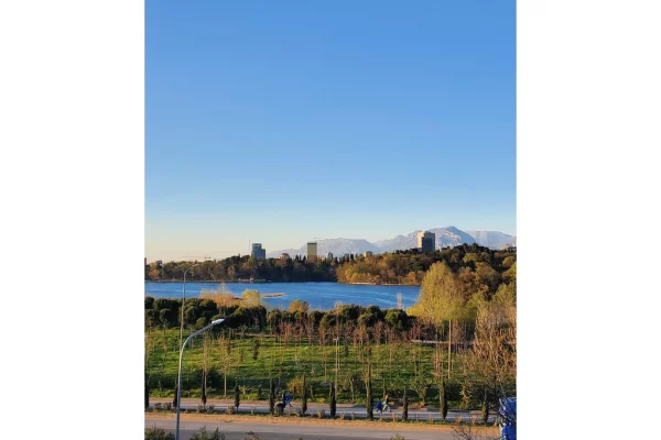 Shtepi me qera Apartament ne Tirane, 2+1, Mobilimi E mobiluar, Pagesa 1,500  Euro.