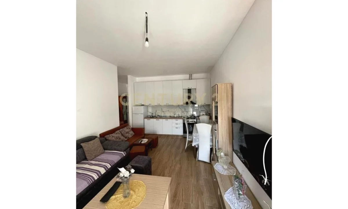 Shtepi me qera Apartament ne Tirane, 2+1, Mobilimi E mobiluar, Pagesa 600  Euro.