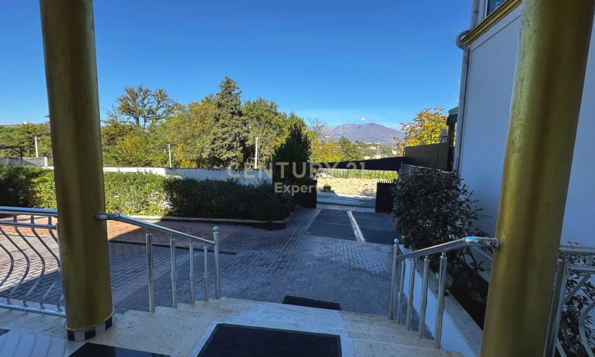 JAPIM ME QIRA HOTEL BAR RESTAURANT