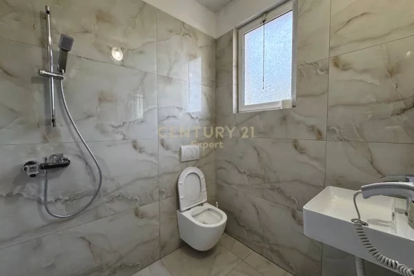 JAPIM ME QIRA HOTEL BAR RESTAURANT