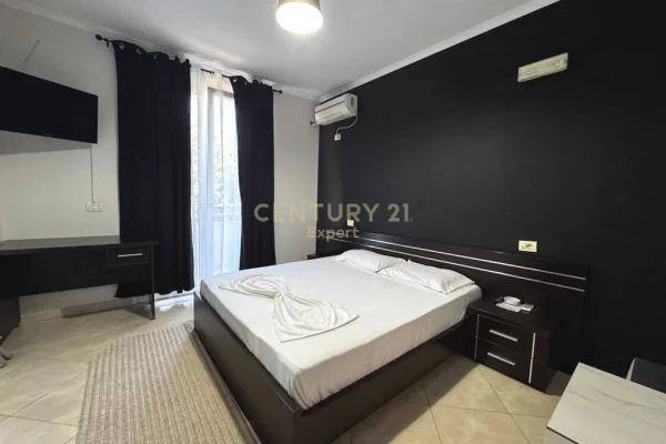 JAPIM ME QIRA HOTEL BAR RESTAURANT