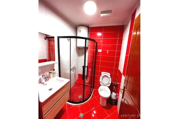 Shtepi me qera Apartament ne Tirane, 2+1, Mobilimi E mobiluar, Pagesa 800  Euro.