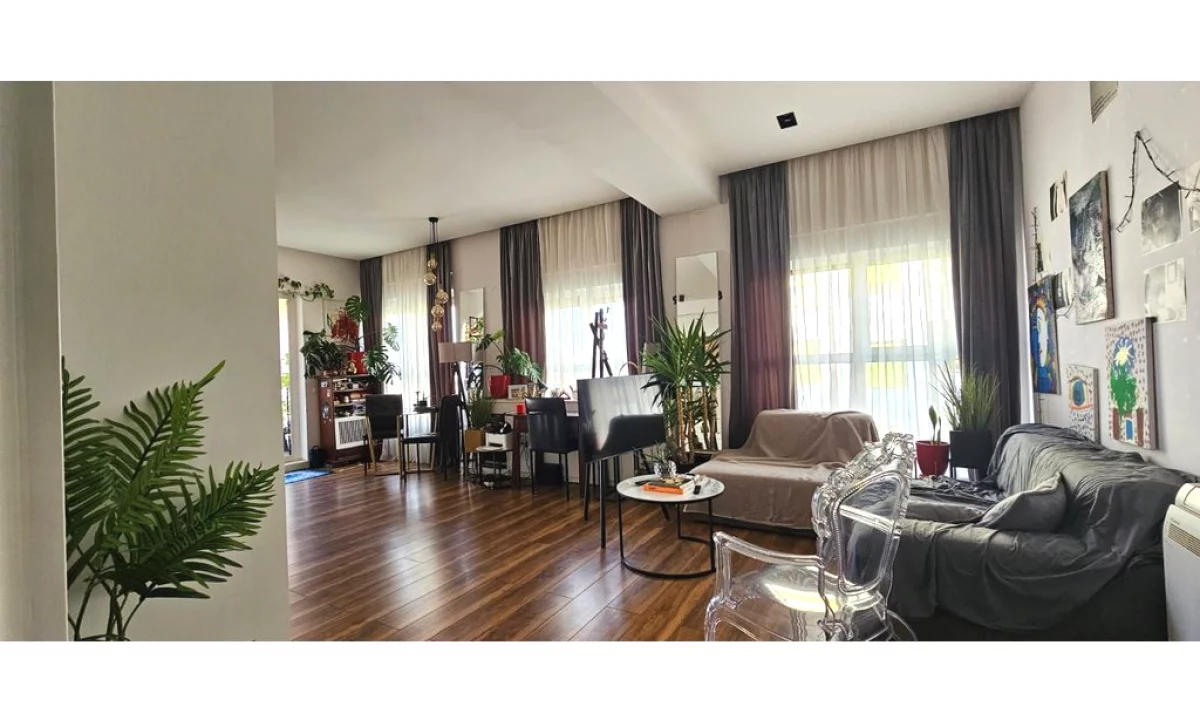 Appartamento in vendita a Tirana 2+1, Arredato