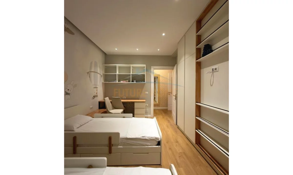 Appartamento in vendita a Tirana 2+1, Arredato