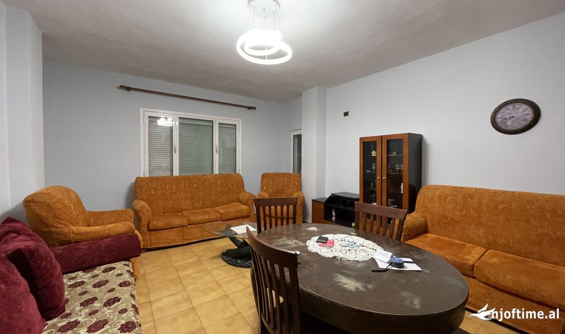 Shtepi me qera Apartament ne Tirane, 1+1, Mobilimi E mobiluar, Pagesa 600  Euro.