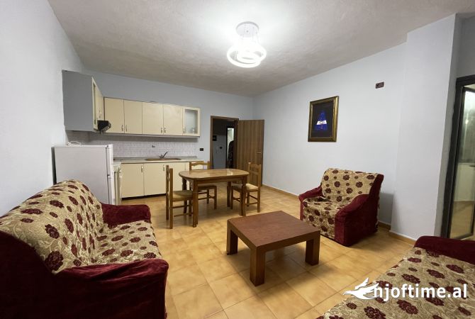 Shtepi me qera Apartament ne Tirane, 1+1, Mobilimi E mobiluar, Pagesa 450  Euro.