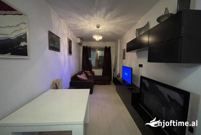 Apartament 1+1 per qira tek Rruga e Kavajes/ Qender