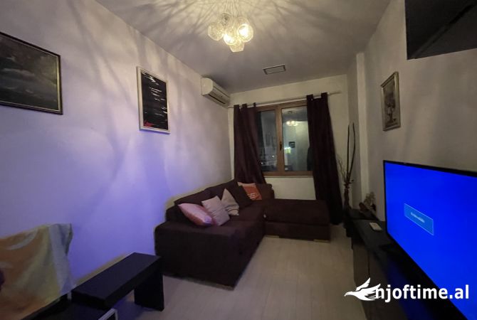 Shtepi me qera Apartament ne Tirane, 1+1, Mobilimi E mobiluar, Pagesa 600  Euro.