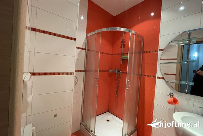 Shtepi me qera Apartament ne Tirane, 1+1, Mobilimi E mobiluar, Pagesa 600  Euro.