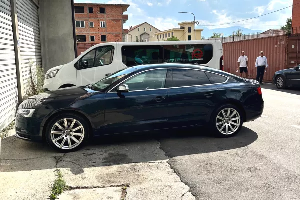 Auto in Vendita a Tirana - 10,800 Euro