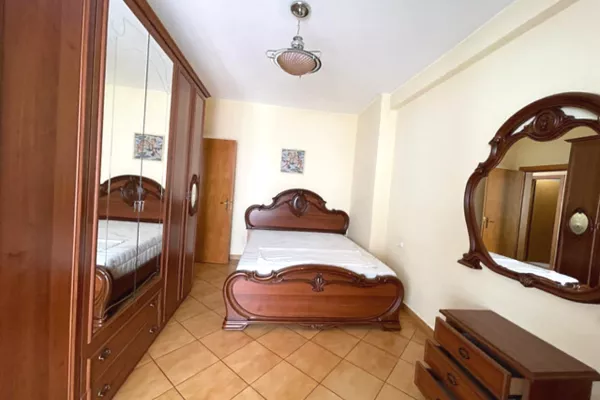 Shtepi me qera Apartament ne Tirane, 2+1, Mobilimi E mobiluar, Pagesa 550  Euro.