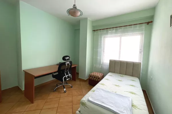 Shtepi me qera Apartament ne Tirane, 2+1, Mobilimi E mobiluar, Pagesa 550  Euro.