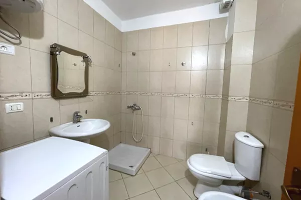 Shtepi me qera Apartament ne Tirane, 2+1, Mobilimi E mobiluar, Pagesa 550  Euro.