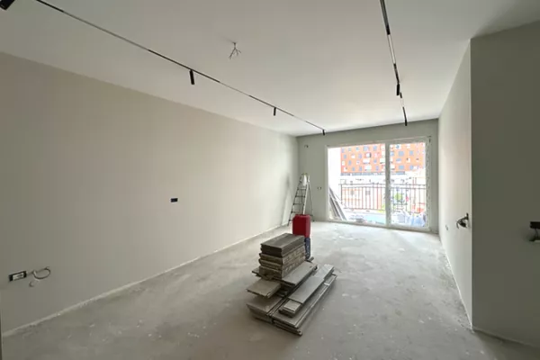 Shtepi ne shitje Apartament ne Tirane, 2+1, Mobilimi Bosh, pa mobiluar, Pagesa 220,000  Euro.