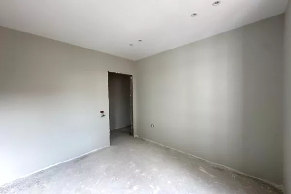 Shtepi ne shitje Apartament ne Tirane, 2+1, Mobilimi Bosh, pa mobiluar, Pagesa 220,000  Euro.