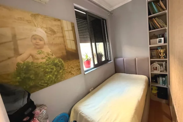 Shtepi ne shitje Apartament ne Tirane, 2+1, Mobilimi E mobiluar, Pagesa 109,000  Euro.