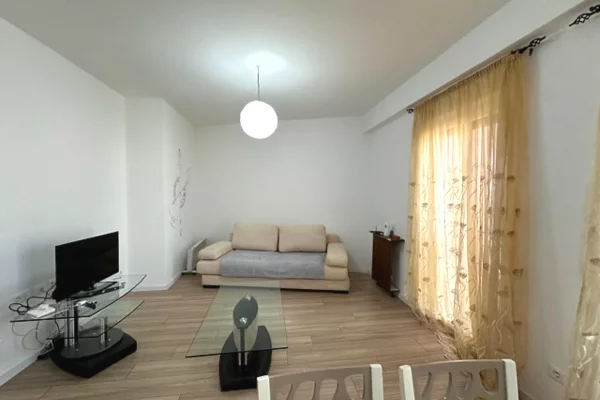 Shtepi ne shitje Apartament ne Tirane, 1+1, Mobilimi E mobiluar, Pagesa 140,000  Euro.