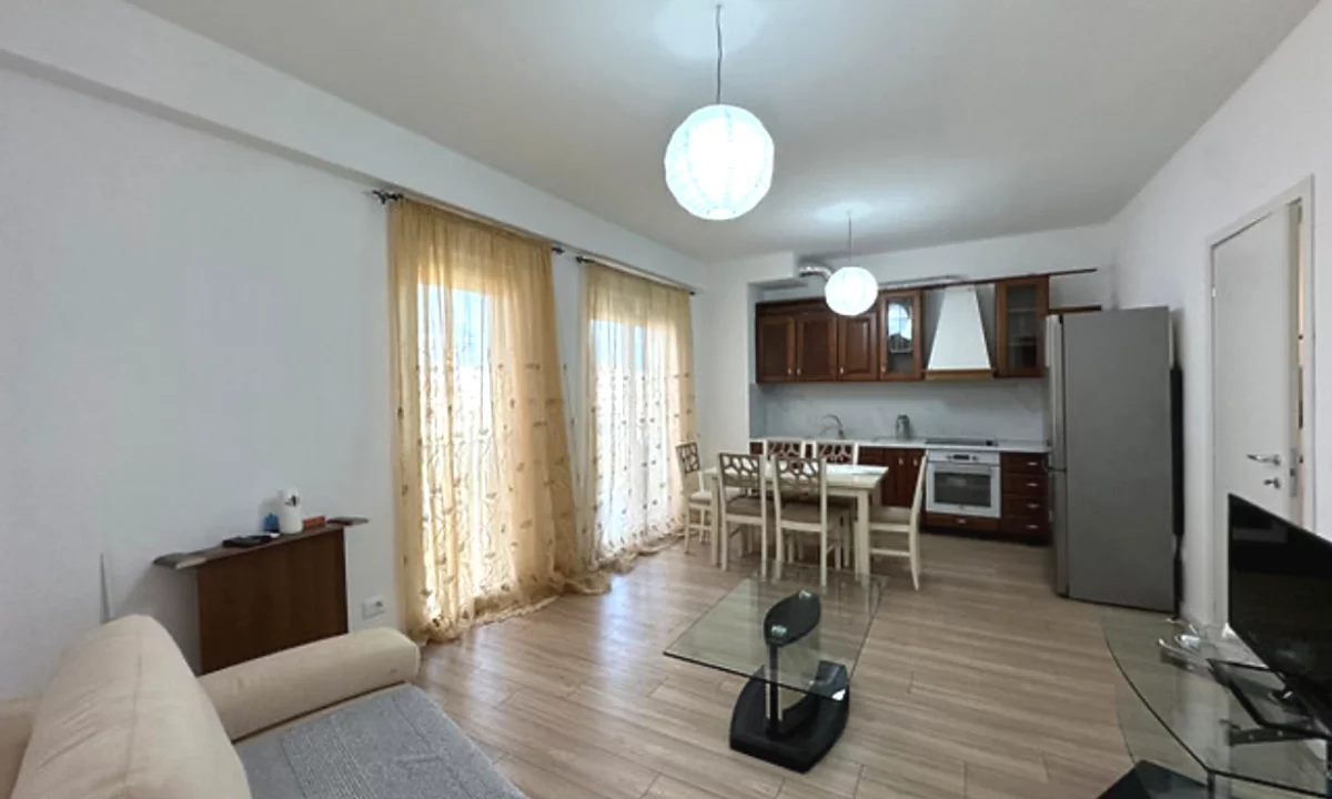 Shtepi ne shitje Apartament ne Tirane, 1+1, Mobilimi E mobiluar, Pagesa 140,000  Euro.