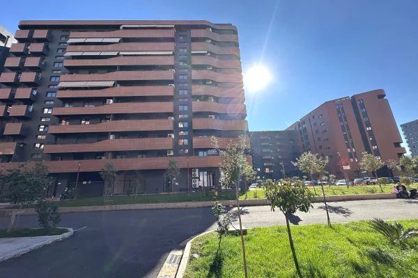 Shtepi ne shitje Apartament ne Tirane, 2+1, Mobilimi Bosh, pa mobiluar, Pagesa 189,000  Euro.