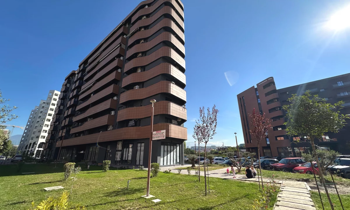 Shtepi ne shitje Apartament ne Tirane, 2+1, Mobilimi Bosh, pa mobiluar, Pagesa 189,000  Euro.