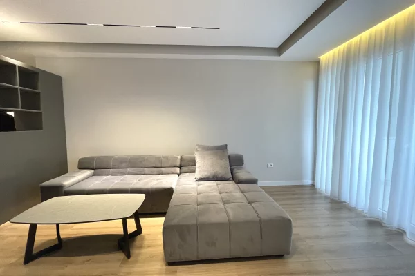 Shtepi ne shitje Apartament ne Tirane, 2+1, Mobilimi E mobiluar, Pagesa 220,000  Euro.