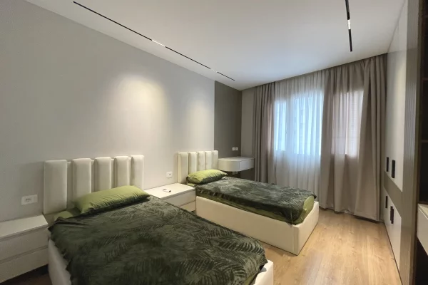 Shtepi ne shitje Apartament ne Tirane, 2+1, Mobilimi E mobiluar, Pagesa 220,000  Euro.
