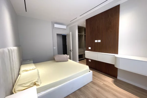Shtepi ne shitje Apartament ne Tirane, 2+1, Mobilimi E mobiluar, Pagesa 220,000  Euro.