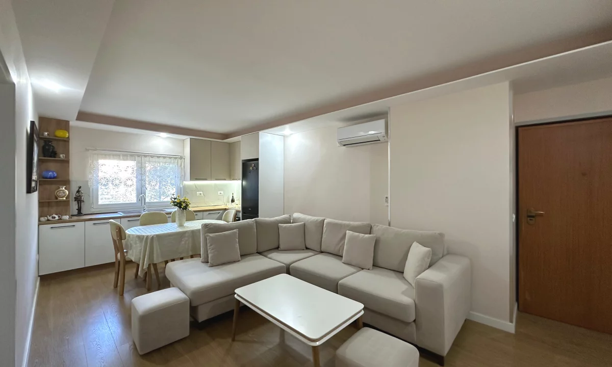 Shtepi me qera Apartament ne Tirane, 1+1, Mobilimi E mobiluar, Pagesa 800  Euro.