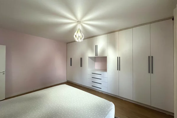 Shtepi me qera Apartament ne Tirane, 1+1, Mobilimi E mobiluar, Pagesa 800  Euro.