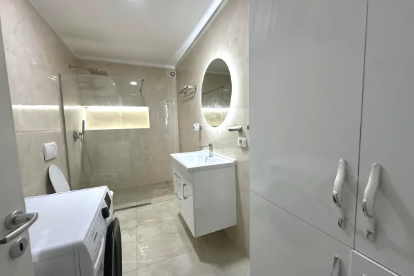 Shtepi me qera Apartament ne Tirane, 1+1, Mobilimi E mobiluar, Pagesa 800  Euro.