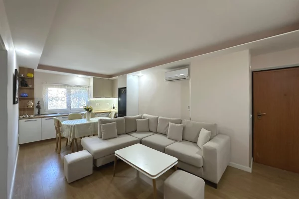 Apartament 1+1 per Qira Komuna e Parisit