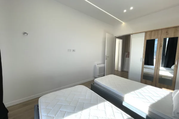 Shtepi me qera Apartament ne Tirane, 2+1, Mobilimi E mobiluar, Pagesa 1,100  Euro.
