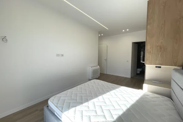 Shtepi me qera Apartament ne Tirane, 2+1, Mobilimi E mobiluar, Pagesa 1,100  Euro.
