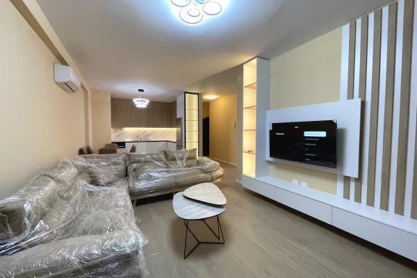 Shtepi me qera Apartament ne Tirane, 2+1, Mobilimi E mobiluar, Pagesa 1,300  Euro.