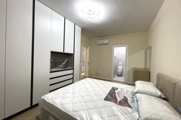 Shtepi me qera Apartament ne Tirane, 2+1, Mobilimi E mobiluar, Pagesa 1,300  Euro.