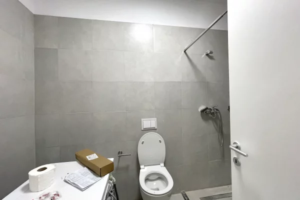 Shtepi me qera Apartament ne Tirane, 2+1, Mobilimi E mobiluar, Pagesa 1,300  Euro.