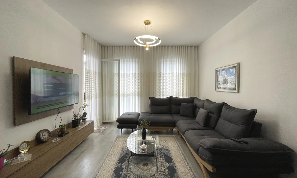 Shtepi ne shitje Apartament ne Tirane, 2+1, Mobilimi E mobiluar, Pagesa 120,000  Euro.