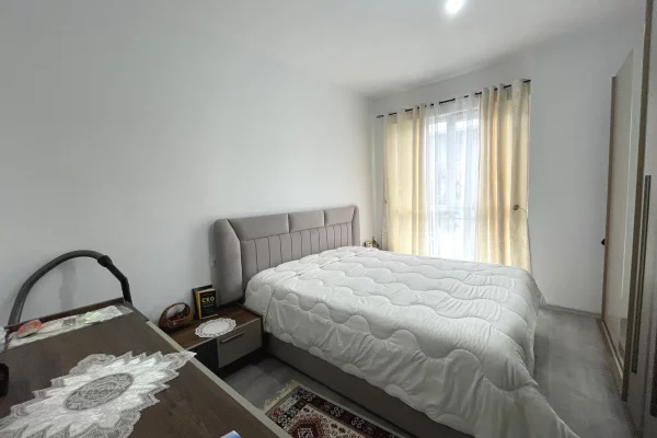 Shtepi ne shitje Apartament ne Tirane, 2+1, Mobilimi E mobiluar, Pagesa 120,000  Euro.