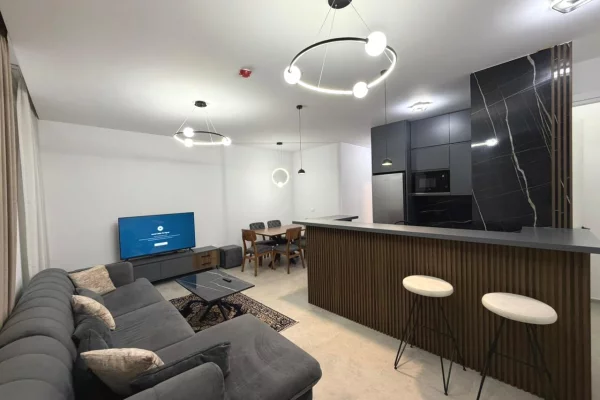 Apartament 2+1 per qira tek Montesori/Liqeni i Thate