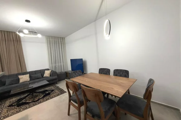 Shtepi me qera Apartament ne Tirane, 2+1, Mobilimi E mobiluar, Pagesa 1,350  Euro.
